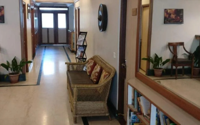 The Eee Cee Hotel