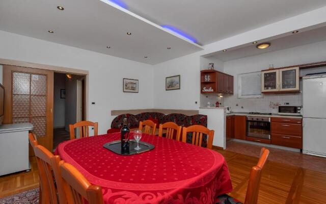 Apartments Roza