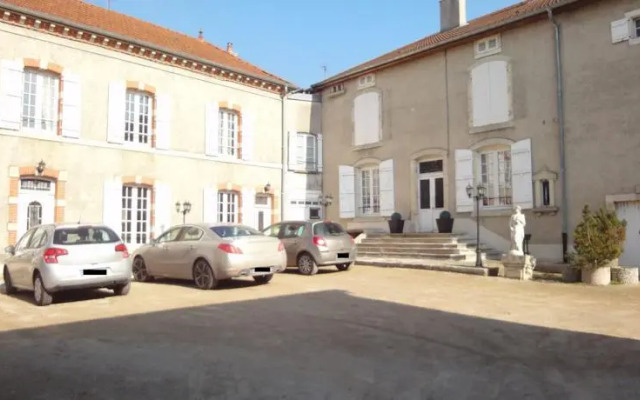 La Demeure du Gardien du Temps qui Passe