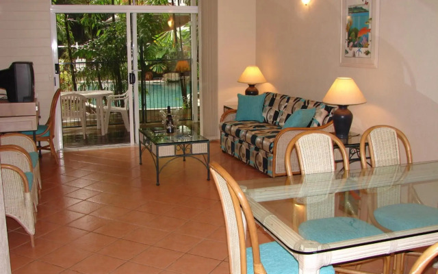 Palm Cove Tropic Apartments