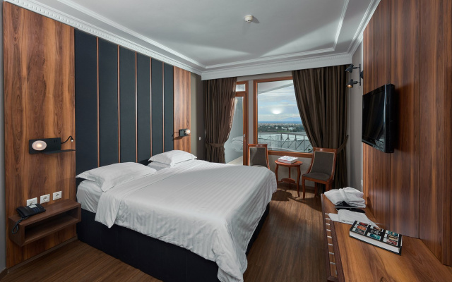 Royal Hotel