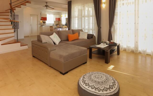 Alluring Villa in Marina With Swimming Pool