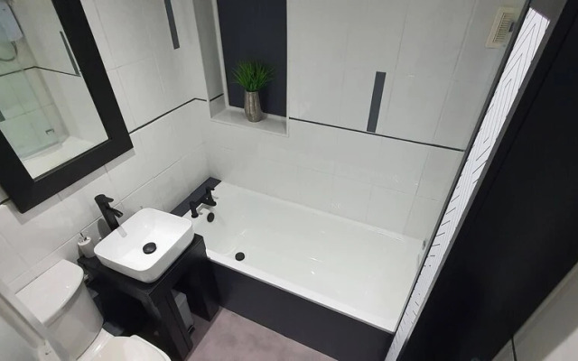 3 Bed House Stunning Views And Free Parking