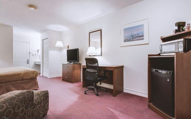 Sky-Palace Inn and Suites McCooK