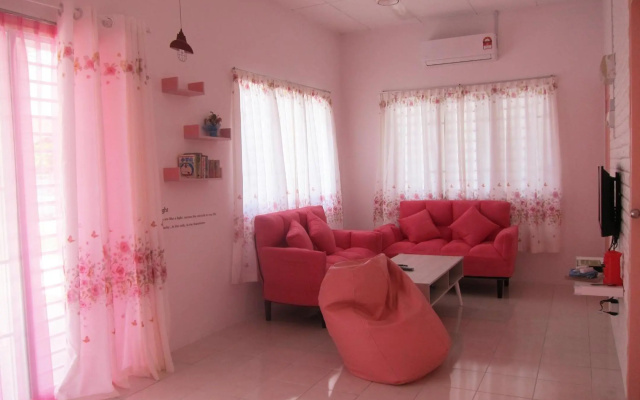 MILU Homestay – Guest Rooms – Kuala Selangor