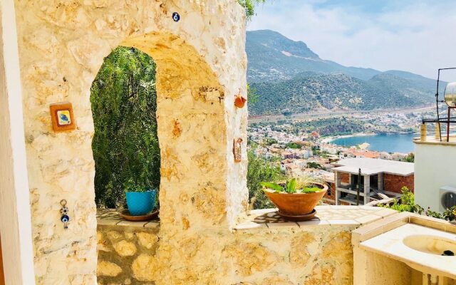 Villa Pisces by Akdenizvillam