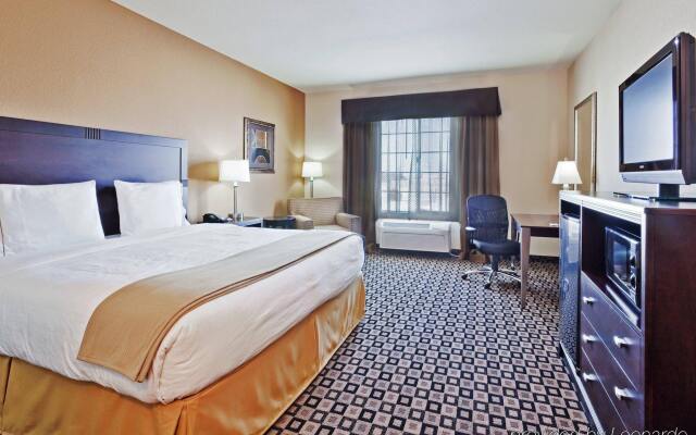 Holiday Inn Express & Suites Clovis