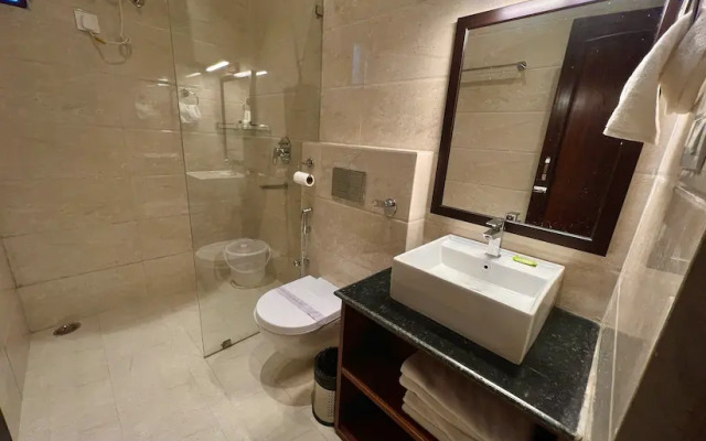 Divine By The Lake Hill