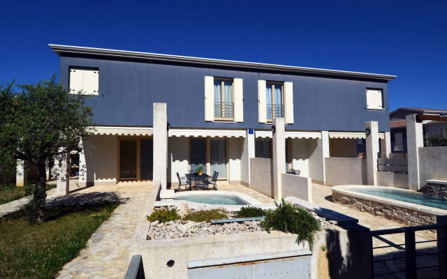 Villa Blue II