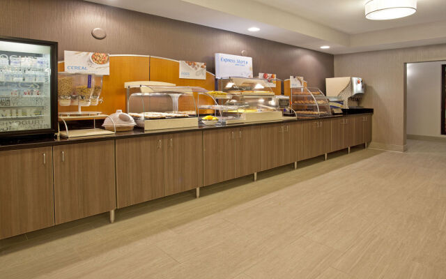 Holiday Inn Express Hotel & Suites Minneapolis-Minnetonka by IHG