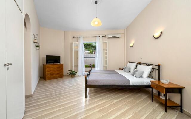 Aristo Apartment by Estia