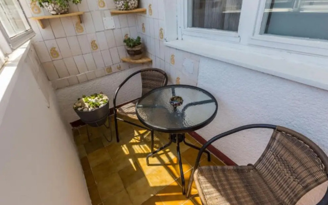 Stylish Two Bedroom Apartment Retreat With Balcony in Zadar