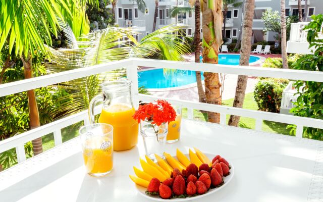 Hotel Tropicana Suites Deluxe Beach Club & Pool