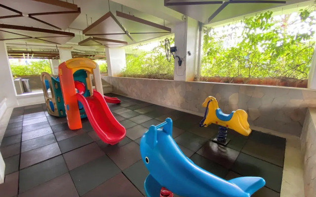 Relaxing 2BR Bassura City Apartment