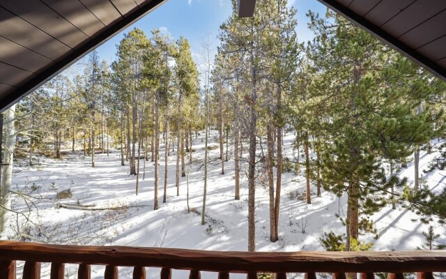 Highfield Trail 4 Bedroom Home by RedAwning