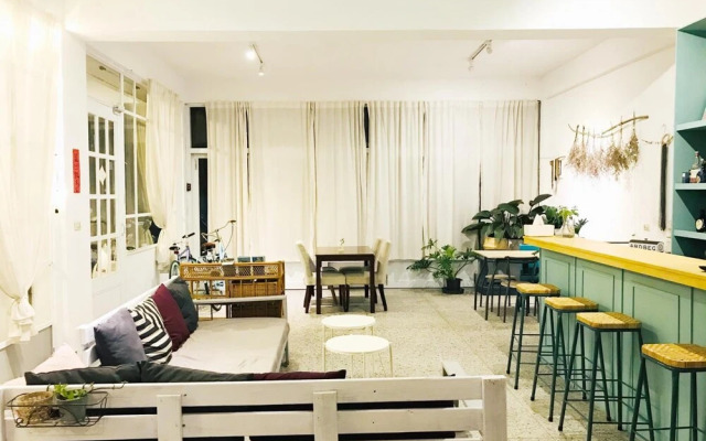 Day Risen Hostel