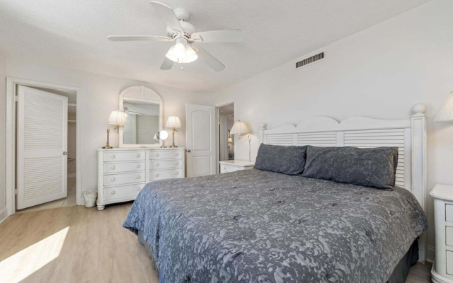 Shoreline Towers 2036 3 Bedroom Condo