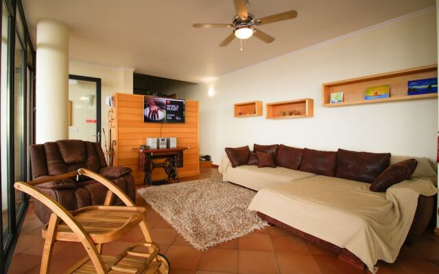 Cottage Ocean View by Analodges