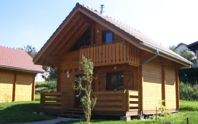 Wooden Chalet Close to Lake
