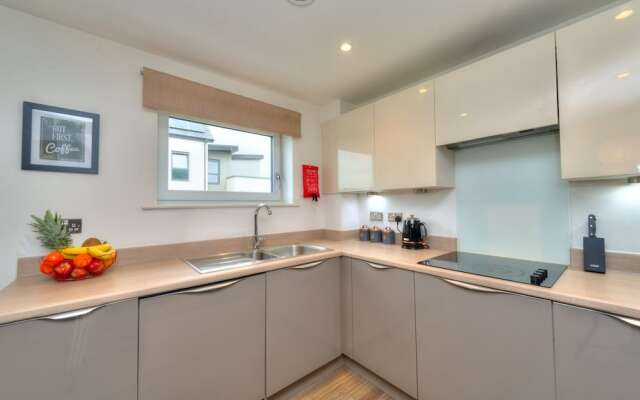 Executive Oakgrove Apartment
