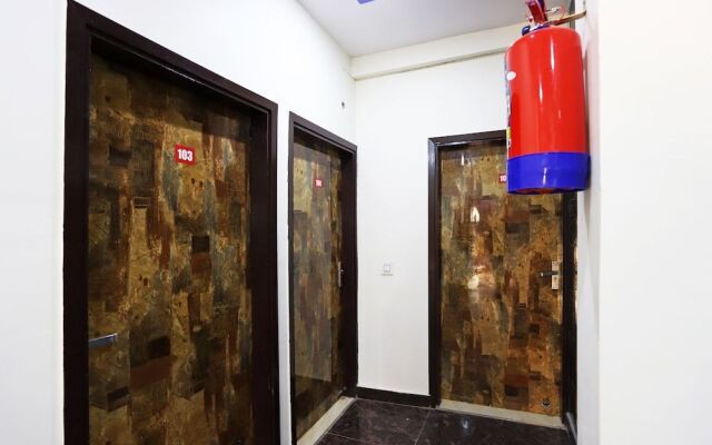 Oyo 42619 Diamond Key Residency