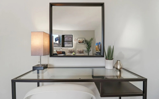 Comfy 2BR Rogers Park Apt in Sheridan