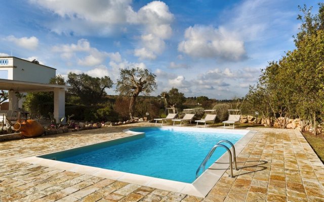 Villa With 5 Bedrooms in Ostuni, With Private Pool, Furnished Garden a