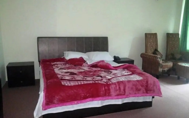 Centurian Hotel Naran