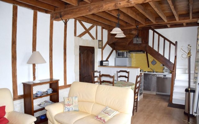 House With 2 Bedrooms In Bayeux, With Pool Access, Enclosed Garden And Wifi