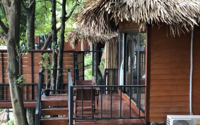 Decho Beach Resort