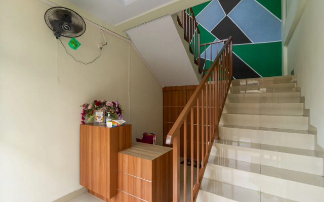 RedDoorz Syariah near Titi Bobrok Medan
