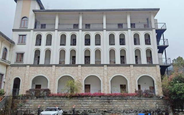 Bandao Yunshe Hostel – Exterior – Leshan