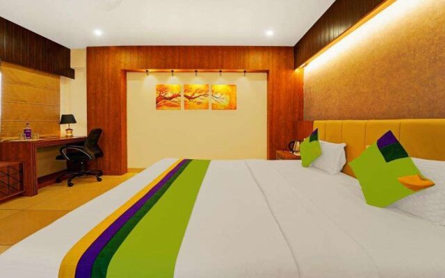 Treebo Surya Comforts, 200 Mtrs From Kolhapur Railway Station