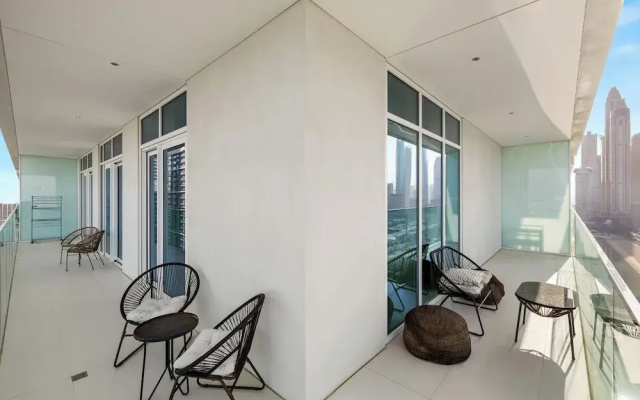 2BR Beachfront Retreat with Palm Views