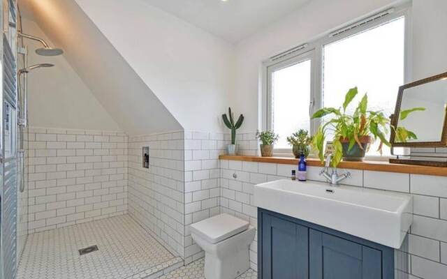 Family Home in Newquay, Parking, 3 min Walk Beach