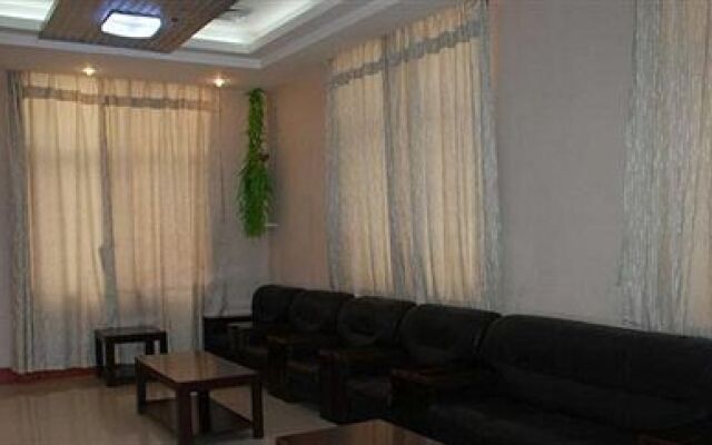 Thank Inn Chain Hotel Pingdingshan Weidong District Jianshe Road Trade Plaza