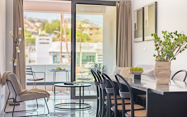 Sanders River Plaza - Neat 2 Bedroom Apt With Balcony