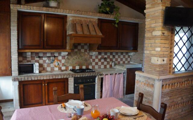 La Brigata Apartments Orange House