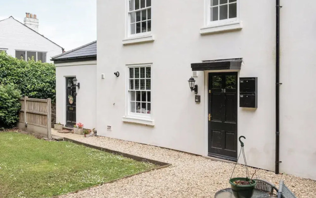 Cosy 1BD in Malvern With Stunning Views