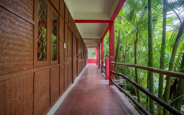 Palm Grove Eco Resort