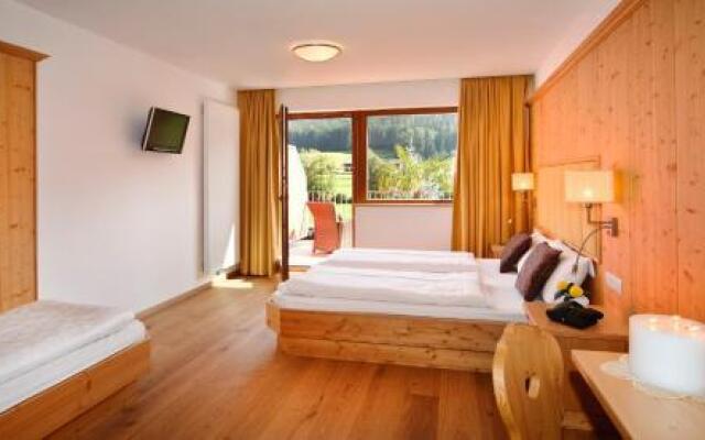 Helmhotel