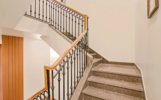 Saltstayz Select – Unitech Cyber Park