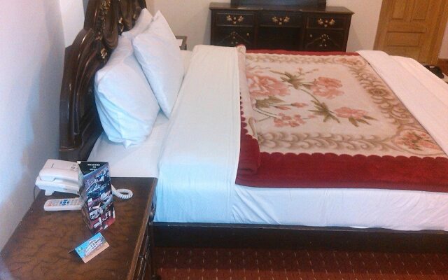 Hotel Move-N-Pick