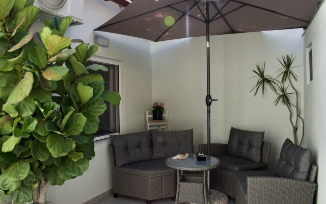 Astrinos Apt Simple, Cosy, Comfortable, Near the Beach