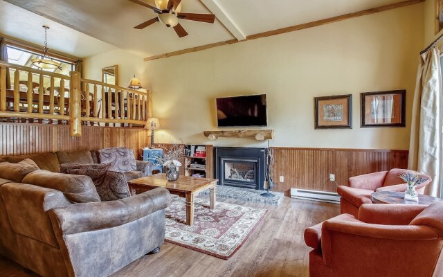 Cedars 53 3 Bedroom Condo by RedAwning