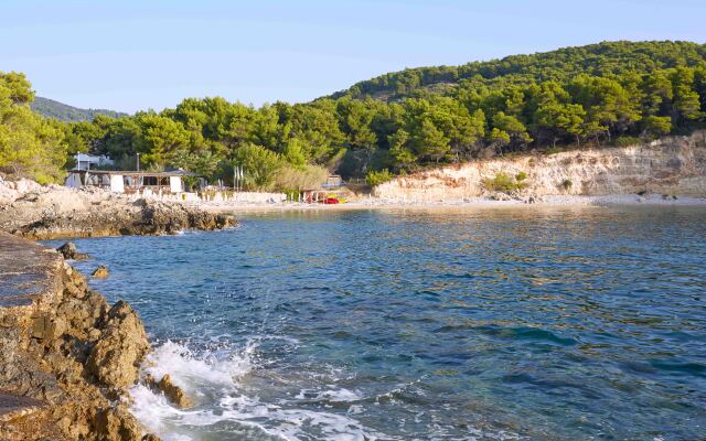 Marpunta Resort