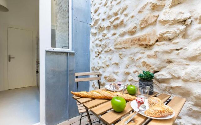 Modern Apartment in City Center for up to 4 Guests!