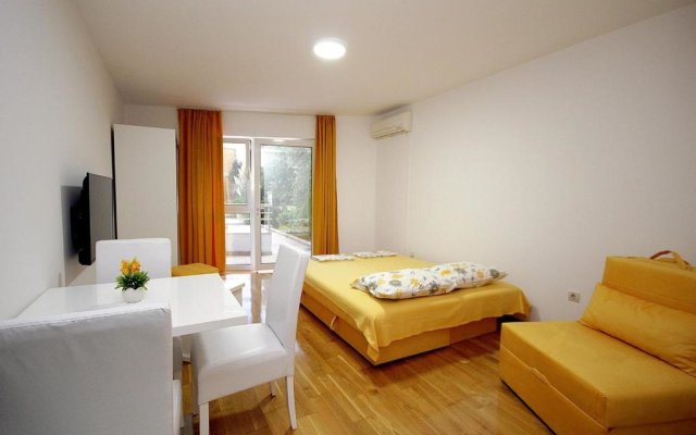 Holiday Apartments Petrovac