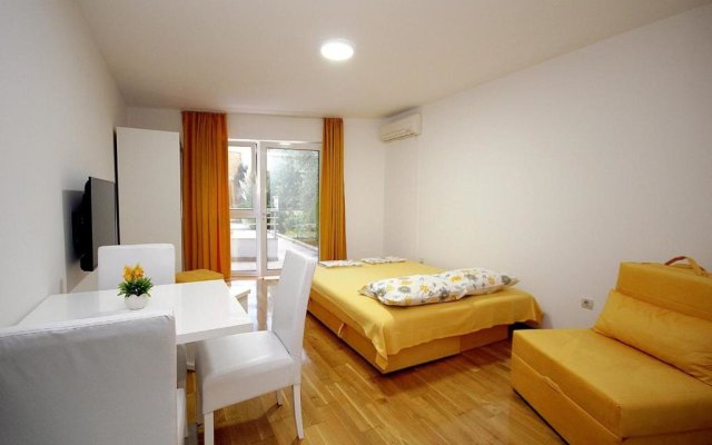 Petrovac Holiday Apartments