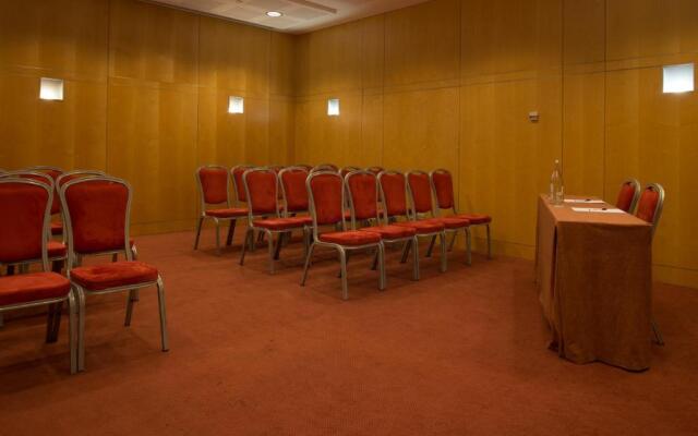 VIP Executive Entrecampos Hotel & Conference